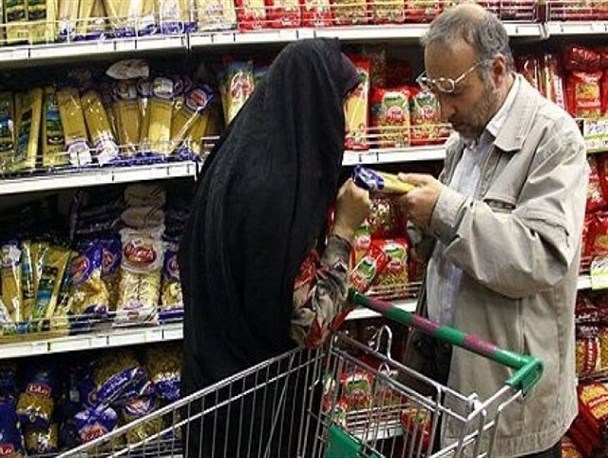 کمبودی در کالاهای ضروری بازار مشهد نداریم/ قیمت کالا طی یک ماه گذشته ثابت بوده است