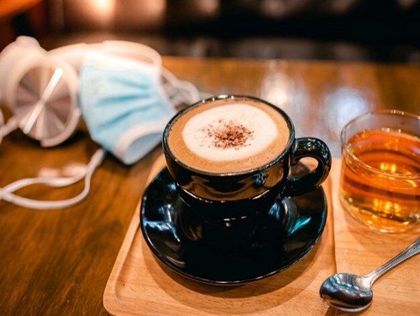 گردهمایی در کافه به صرف موسیقی و کرونا