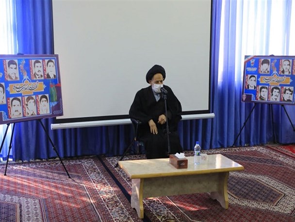 خانواده شهدا و ایثارگران اسناد و مفاخر انقلاب هستند