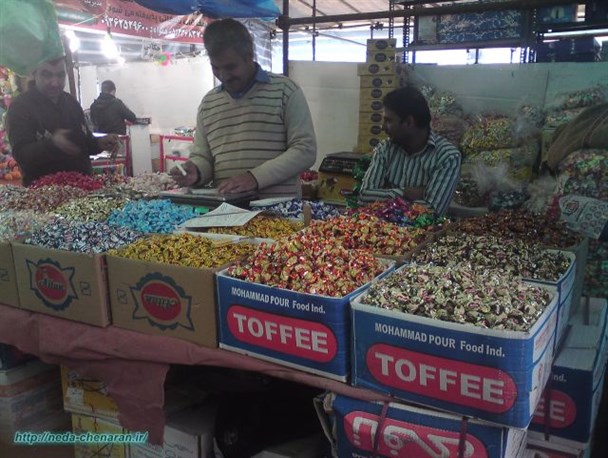 نمایشگاه بهاره در چناران آغاز به کار کرد/ تصاویر اولین روز فعالیت