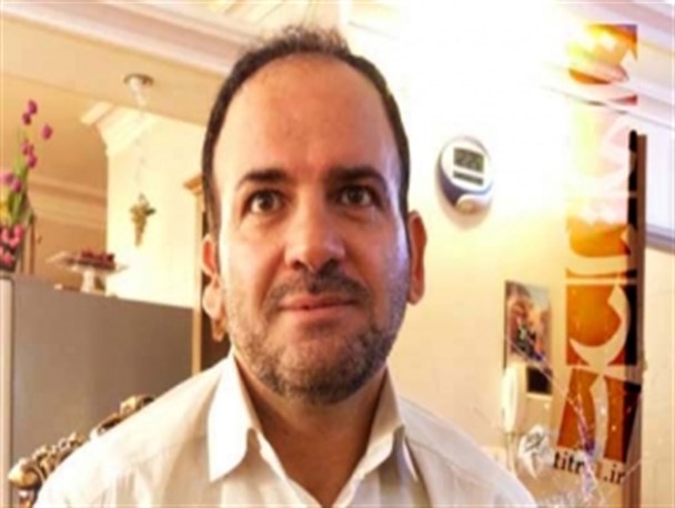 کارآفرین جانباز و شاعر کرجی که سالی 400 کیلومتر شنا میکند!