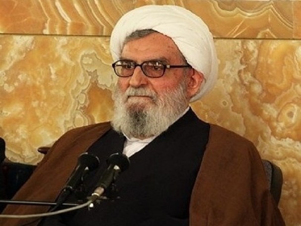پیروی از مقام معظم رهبری به‌عنوان ولی امر مسلمین از خصوصیات بارز ایشان بود