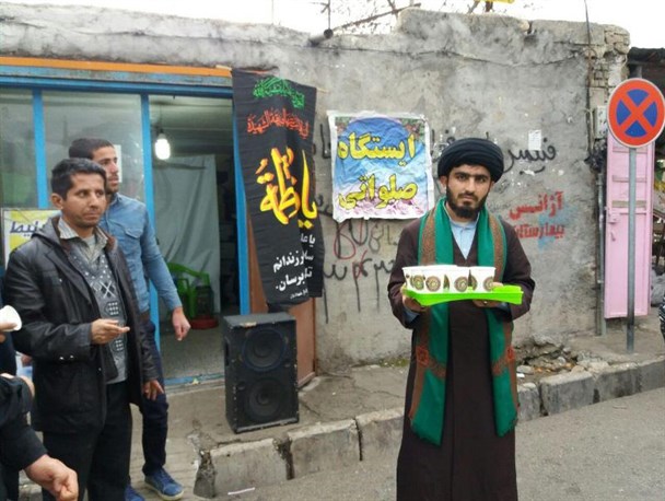 برپایی ایستگاه صلواتی توسط کسبه بازار شهرلنده+تصاویر