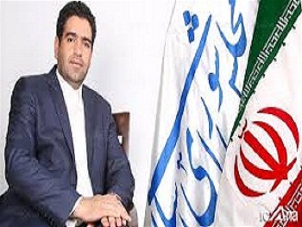 برخی ها با مطرح کردن موضوع افزایش حقوق مدیران به دنبال ایجاد تنش در جامعه هستند/ به جای حمله به افزایش حقوق متخصصان، حقوق کارمندان زیر خط فقر اضافه شود!