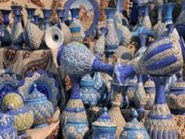 عرضه کالای ایرانی در میدان امام/ ۳۳ رشته صنایع‌دستی ثبت ملی شد