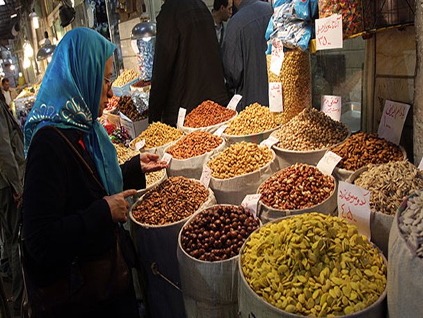 حراج های غیر واقعی از مشکلات بازار شب عید است/لزوم مدیریت دلالان بی هویت در بازار