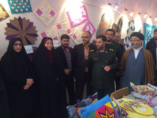 روایت تصویری از افتتاح نمایشگاه هنرهای دستی بانوان هنرمند فیروزکوه