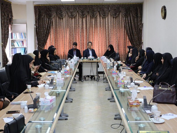 بررسی برنامه‌های هفته زن در کارگروه امور بانوان فیروزکوه