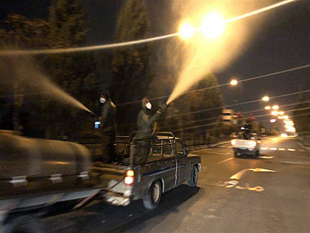 عکس/ معابر یزد توسط بسیج ضدعفونی شد