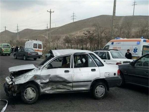 مصدومان تصادف اتوبان زنجان- قزوین به بیمارستان بو‌علی سینای خرمدره انتقال یافتند