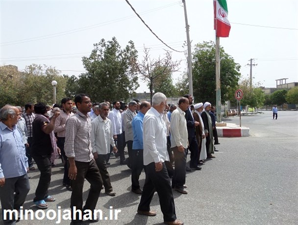 نمازگزاران منوجانی تجاوز رژیم آل سعود به یمن را محکوم کردند+تصاویر