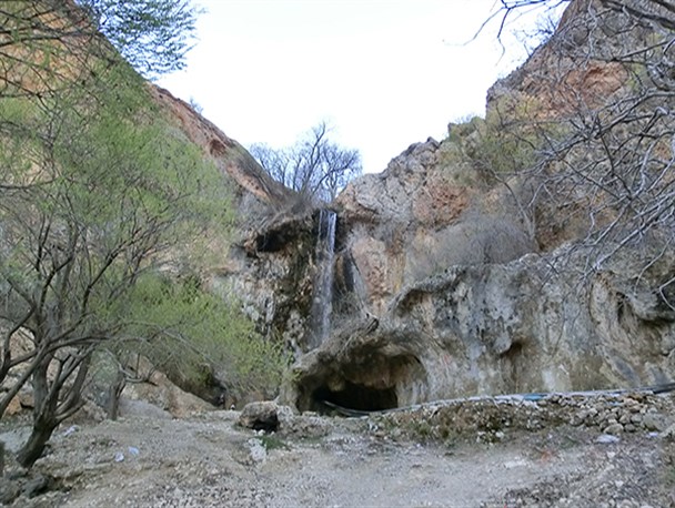 آبشارزیبای چیکان سپیدان