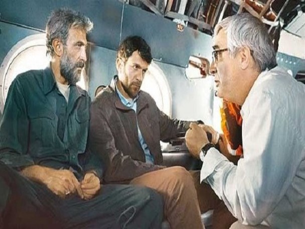 فیلم به وقت شام با حضور خالق اثر و خانواده های شهدای مدافع حرم در کرج اکران می شود
