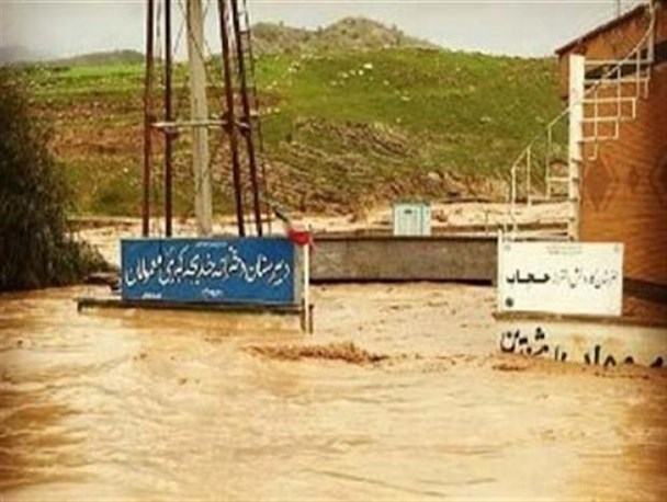 تخریب 55 مدرسه لرستان/ ورود سپاه و ارتش لبخند را به سیل زدگان هدیه داد