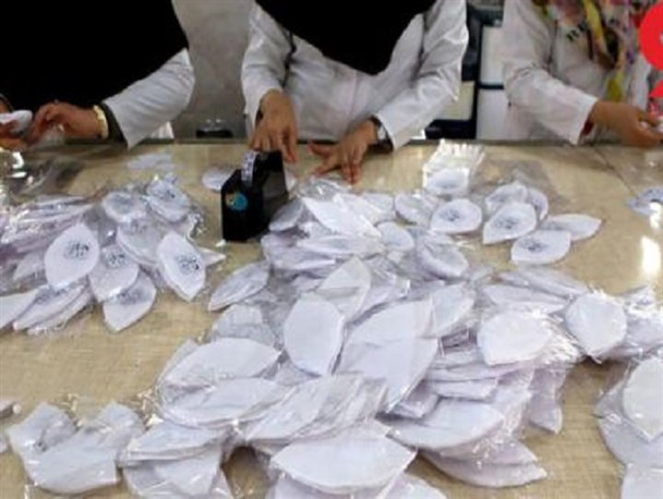 توزیع ۴هزار و ۳۰۰ ماسک و گان بین مردم و بیمارستان های مازندران