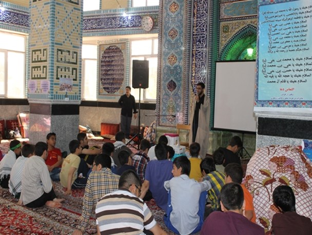 اعتکاف دانش آموزی فرصتی مهم برای کسب مکارم اخلاق است