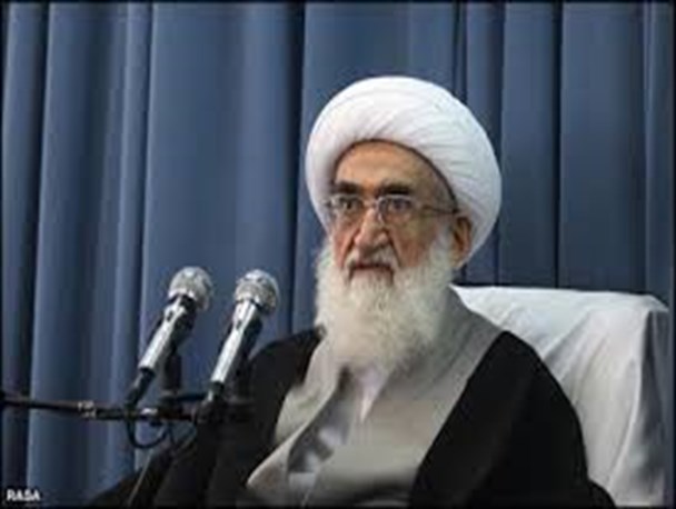 قرآن لبخند زدن به دشمن را نهی می کند/ هدف امام (ره) از انقلاب احیا و اجرا اسلام بود