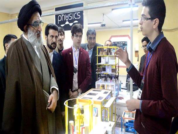 “مدل نیروگاه هسته ای” طرح یک دانش آموز کرجی