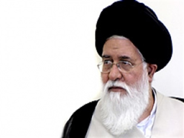 راه مصون ماندن فرهنگ "استقلال فضای مجازی" کشور است/ دولت از پروژه های بومی سازی فضای وب حمایت کند