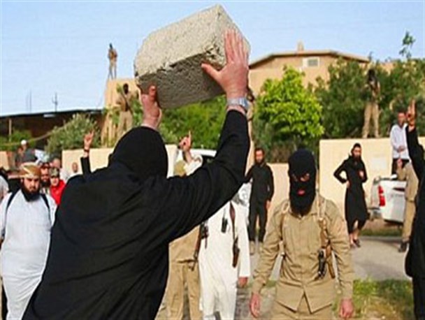 داعش 25 نفر را در شهر موصل با بلوک کشت