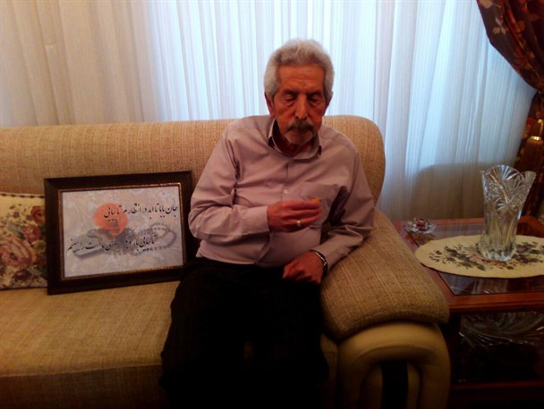 همراه فرزندم در تظاهرات پیش از پیروزی انقلاب شرکت داشتیم/ مهمترین شاخصه دانش‌آموزان صداقت و صفای وجود آنهاست
