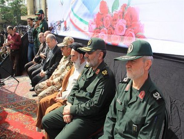 از جالی خالی مسئولان ارشد استان تا استکبارستیزی و سر دادن شعار "مرگ بر آمریکا"