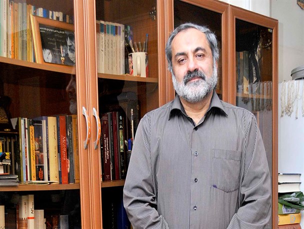 گفتمان مبارزه با مفاسد اقتصادی باید مثل گفتمان دفاع مقدس باشد/ تنها دولتی که بیشترین حساسیت را در مبارزه با مفاسد اقتصادی داشت دوران ریاست جمهوری آیت‌الله خامنه‌ای بود