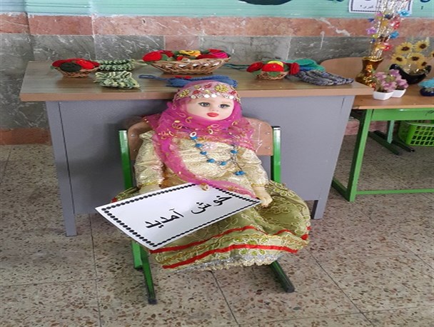 برپایی نمایشگاه کوچک اقتصاد مقاومتی با اهداف بزرگ توسط دانش آموزان باغملکی+تصاویر