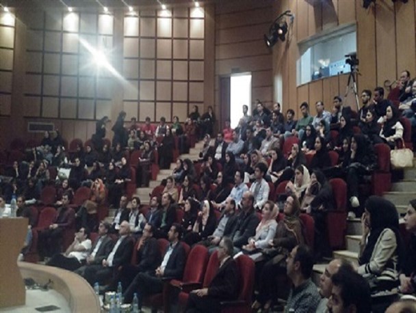 درست آموختن زبان معماری موجب بزرگ شدن جامعه معماری کشور می شود