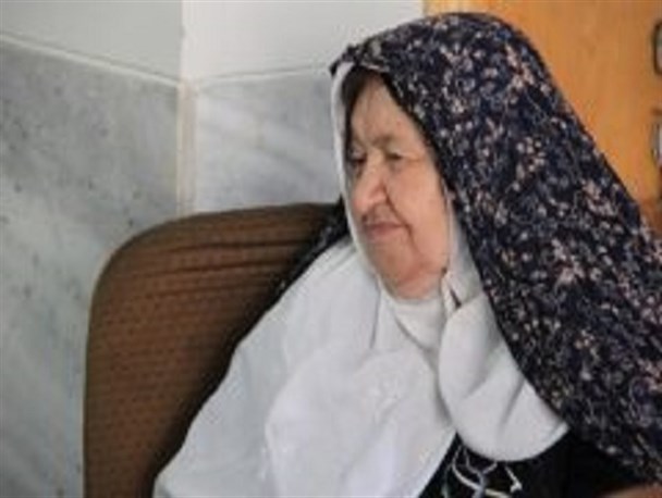 حکایت بانویی که از بزرگ ترین دارایی های خود گذشت/ مادر شهیدان سبکتکین ریزی که به فرزندان شهیدش پیوست