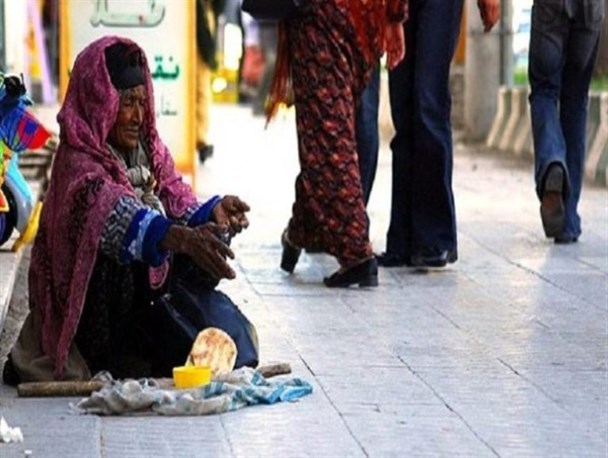 گدایان بندرعباس هر روز ثروتمند تر می شوند/ دلسوزی مردم حساب بانکی گدایان را پر می کند+تصاویر