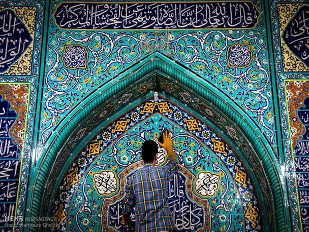 عطر رمضان در فضای مساجد پیچید /با غبار روبی مساجد به استقبال یک میهمانی بزرگ می رویم