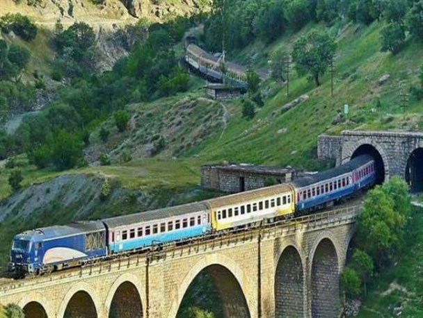 برگزاری تور سه روز آشناسازی فعالان گردشگری کشور با جاذبه های طبیعی و تاریخی لرستان