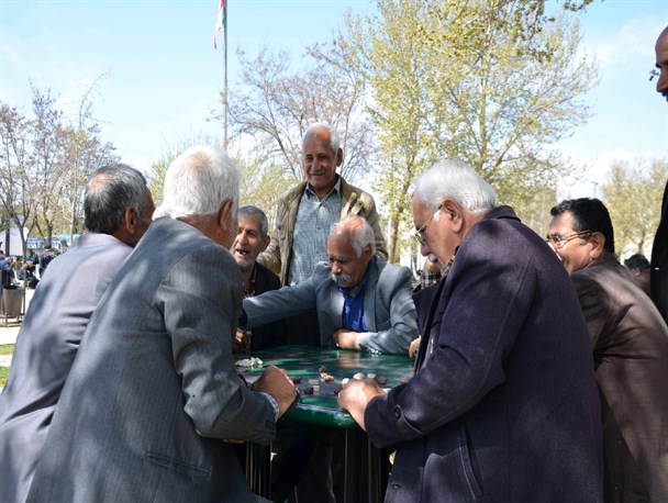 پارک لاله یا پارک پیرمردهای بازنشسته؟!
