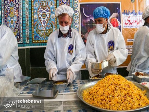 توزیع ۱۱۰ هزار پرس غذا در روز و شب میلاد کریم اهل بیت (ع)