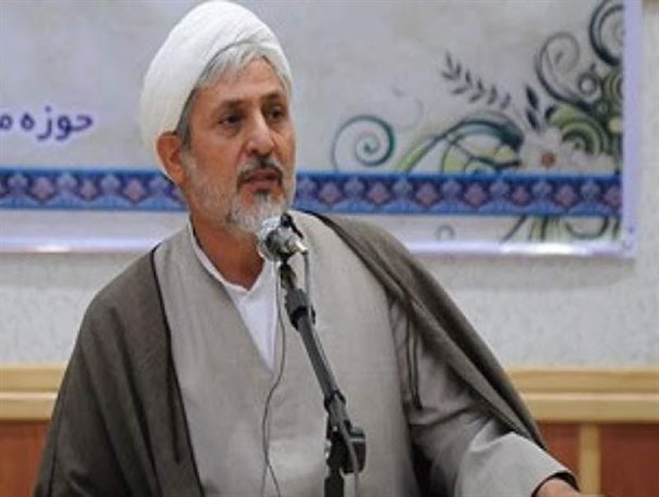 برخی‌ها به سد انقلاب ضربه می‌زنند/مراقب حیله‌های دشمن باشیم