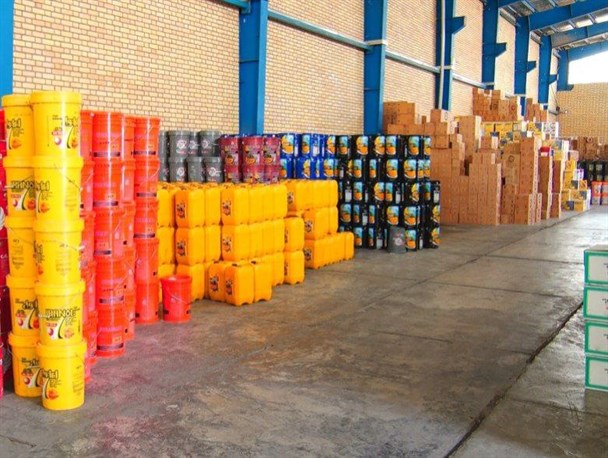 کشف انبار روغن موتور‌های احتکار شده در نیشابور