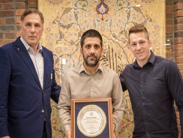 دیدار عضو هیات رئیسه فدراسیون جهانی کشتی با رئیس فدراسیون ایران/ گفت‌وگوی دبیر و باچا پیرامون ظرفیت‌های مشترک با مجارستان