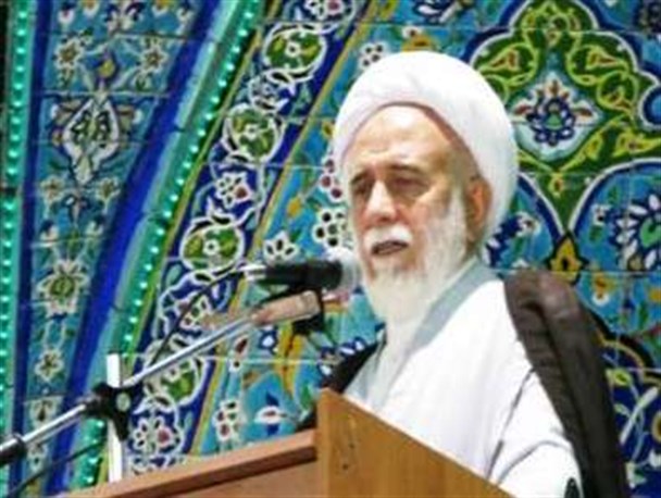باید اصول فکری امام از تفاسیر غلط حفظ شود