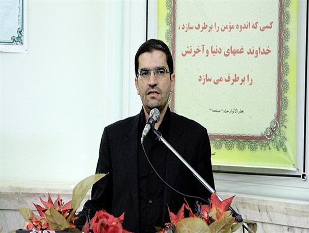 مبانی فکری، عقیدتی و نگاه بصیرتی امام راحل ترویج شود