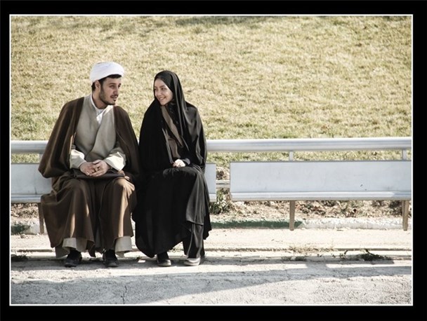 اشاعه فرهنگ ساده زیستی در جامعه از اصلی ترین رسالت های زنان است