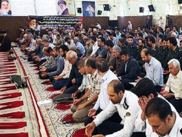 نماز وحدت مسئولین دزفول در حرم سبزقبا(ع) +تصاویر