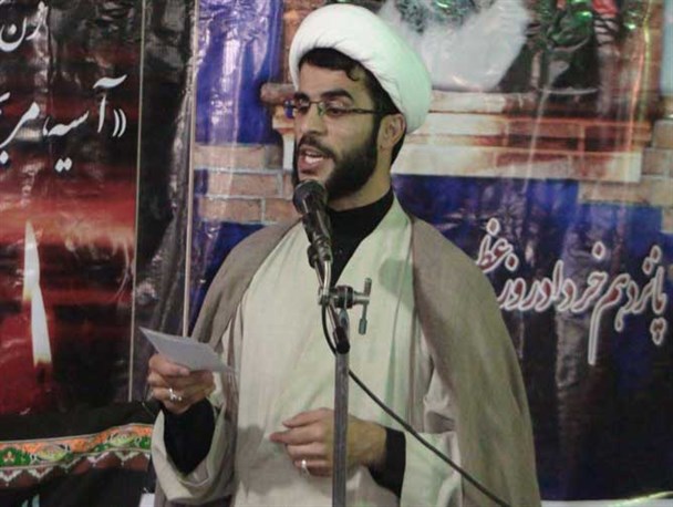 ستون انقلاب اسلامی ایران وجود رهبری دینی و امتی گوش به فرمان ولایت است