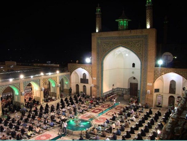 جزءخوانی قرآن در آستان مقدس مشهد اردهال کاشان+ تصاویر