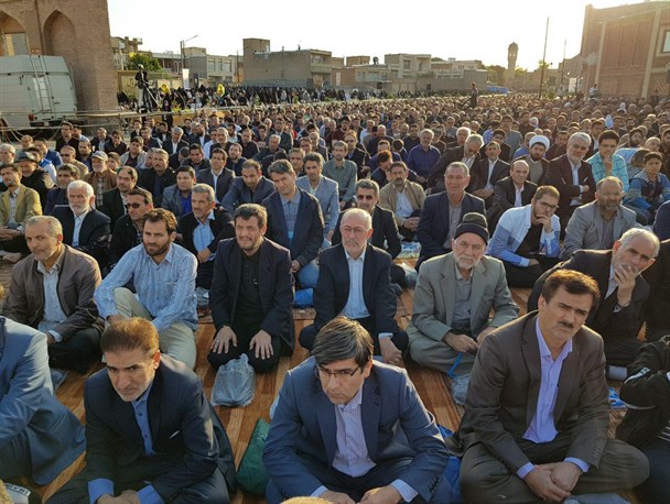 اقامه نماز عید سعید فطر در اردبیل به روایت تصویر