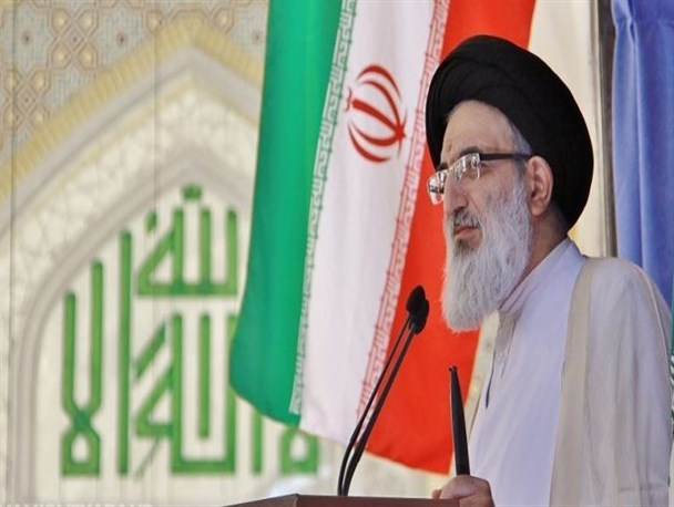 مردم ایران در برابر هیچ قلدر و گردن کش ظالمی کرنش نمی کنند/ مسئولین البرز و کشور پاسخگوی عملکرد 3 ماهه خود درباره رونق تولید باشند
