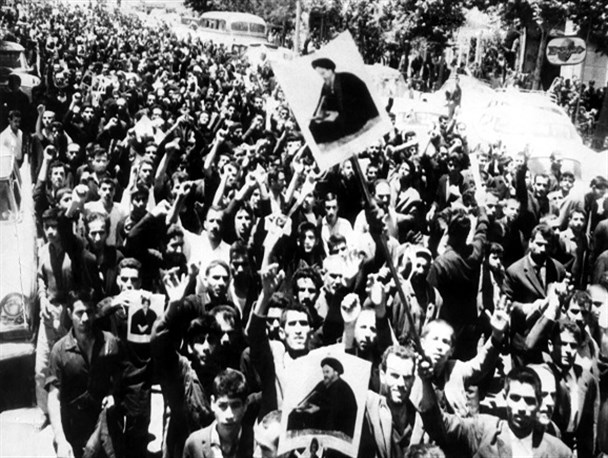 ۱۵ خرداد؛ پیوند معنوی مردم برای مبارزه علیه استعمار و استبداد/ انتخاب اصلح کابوس دشمنان را به واقعیت تبدیل می کند