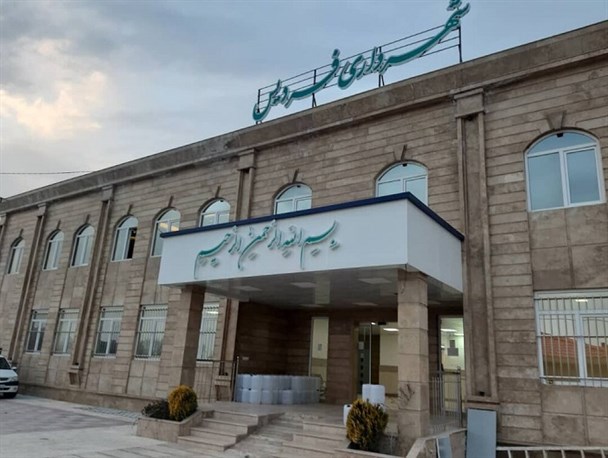 استاندار البرز و نمایندگان مجلس پاسخگوی "عدم انحلال شورای شهر فردیس" باشند