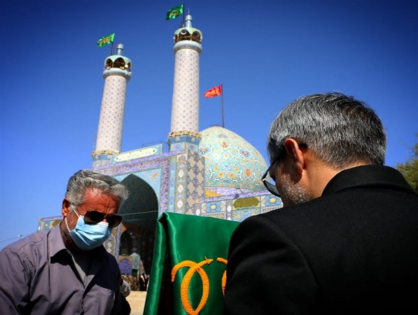 آغاز برنامه‌های زیر سایه خورشید در حاجی‌آباد/ کاروان خدام حرم مطهر رضوی وارد شهرستان حاجی‌آباد شد