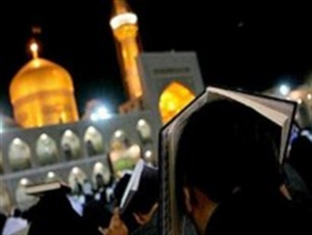 گزارشی از حال و هوای مشهد مقدس در شب قدر/ وصف زائر عربستانی از مراسم حرم مطهر